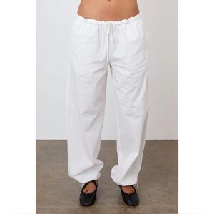 NWT Peachy Den The Renee Trousers in Porcelain White Jogger Casual Streetwear